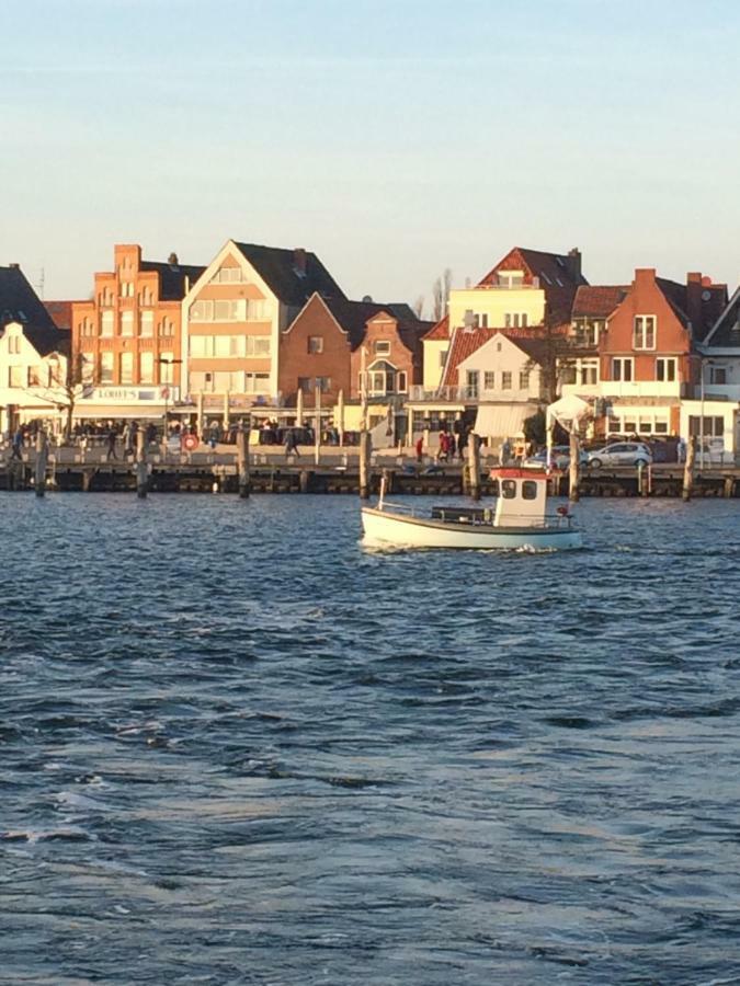 Ostseeferienwohnung Storchennest Dassow Exterior foto