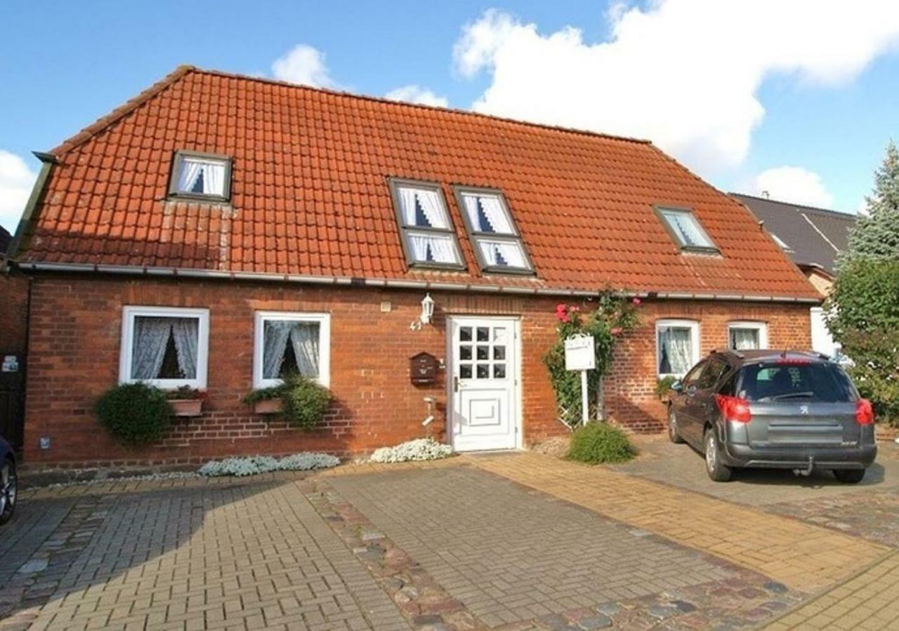 Ostseeferienwohnung Storchennest Dassow Exterior foto